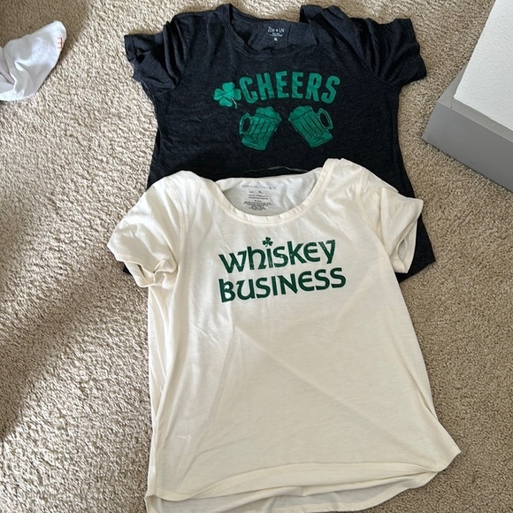 St Patty‘s Day T-shirts size XL gray and cream - Picture 1 of 3